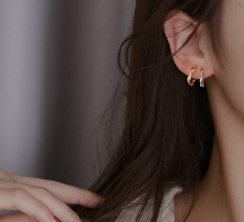 Twist Circle Earring