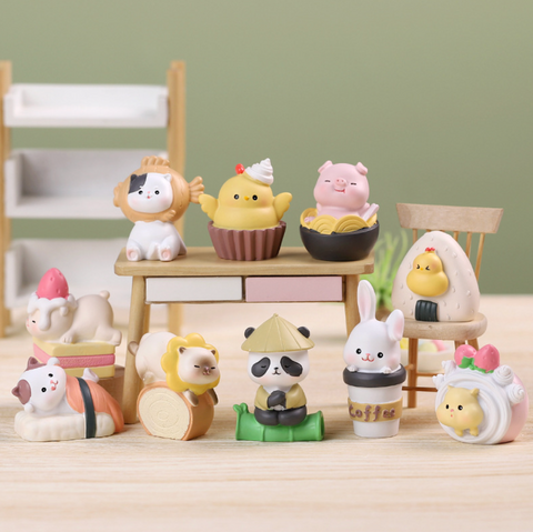 Pets in Food Blind Box Statue