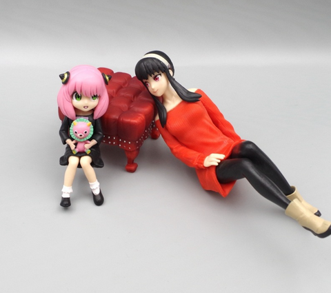 Spy Family Statue