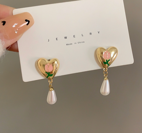 Pink Tulip Heart Earring