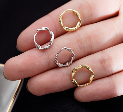 Twist Circle Earring