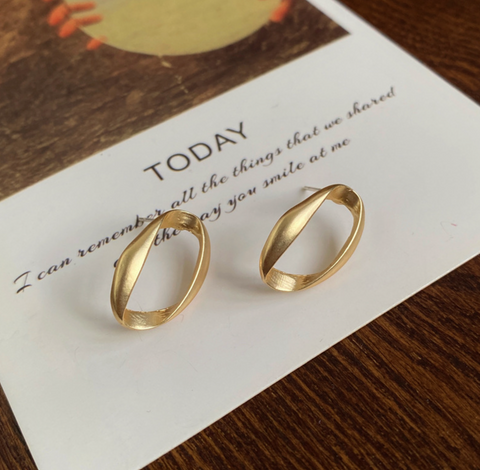 Gold Twist Hoop Earring