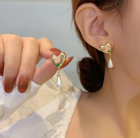 Pink Tulip Heart Earring