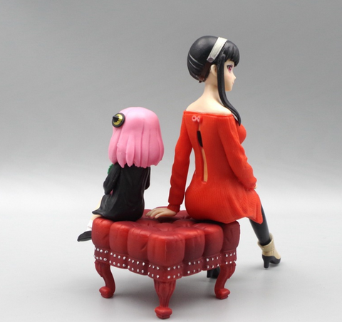 Spy Family Statue