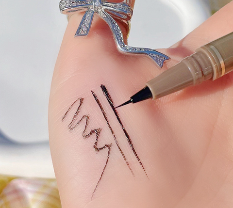 Sweet Mint Waterproof Eyeliner