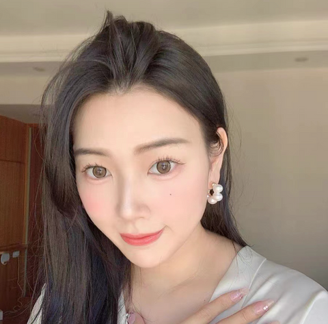 Lulu Pearl Earring