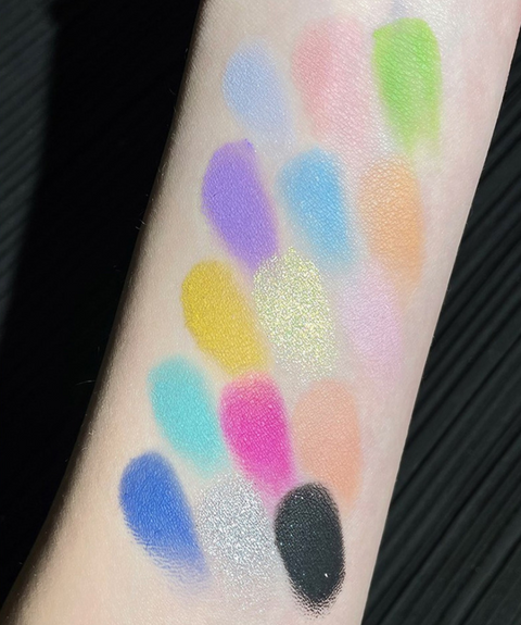 Phantom Bear Macaron Eyeshadow