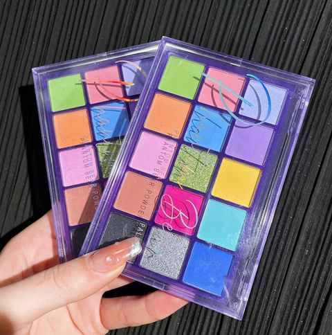 Phantom Bear Macaron Eyeshadow