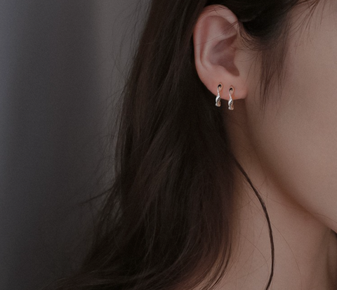 Twist Circle Earring