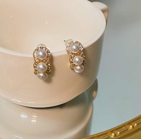 Three Pearl Oval Earring