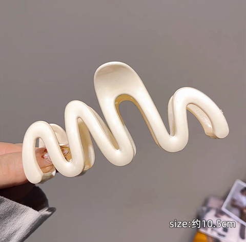 Squiggle Hair Claw Clip