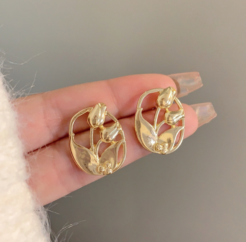Gold Tulips Earring