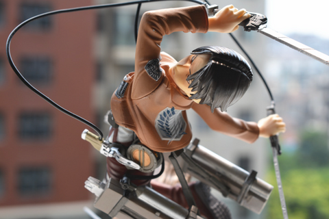 Attack on Titan Captain Levi on Stump Statue