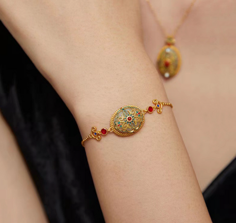 National Style Gold Bracelet 19cm