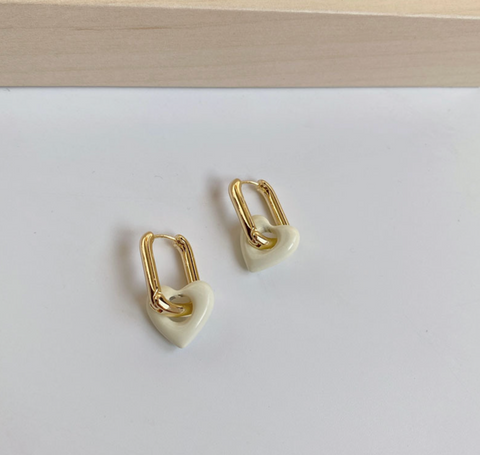White Pearl Dangle Earring