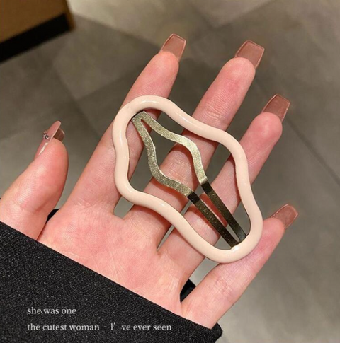 Cloud Outline Hair Clip