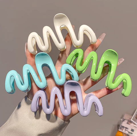 Squiggle Hair Claw Clip
