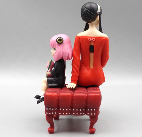 Spy Family Statue