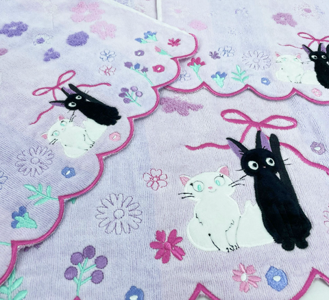 Jiji and White Cat Towel 60*120