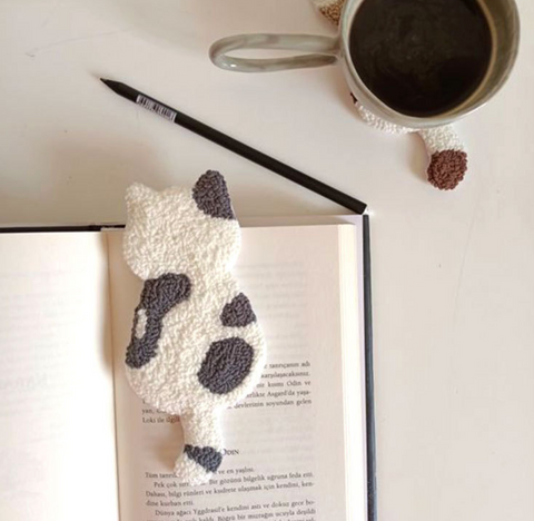 Brown Cat Carpet Coaster DIY
