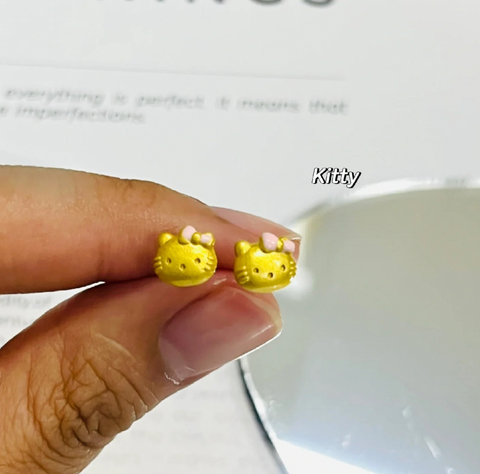KT Gold Earring