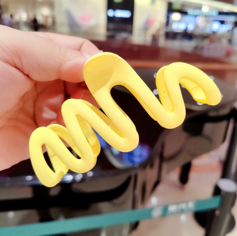 Squiggle Hair Claw Clip