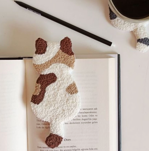 Brown Cat Carpet Coaster DIY