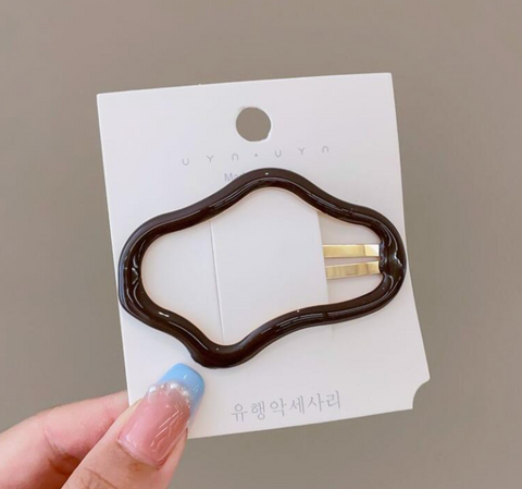 Cloud Outline Hair Clip