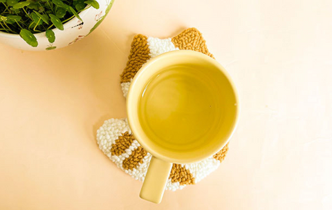 Caramel Cat Carpet Coaster DIY