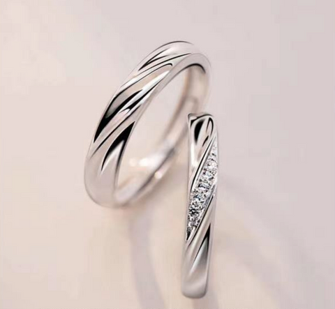 Love Twist Ring