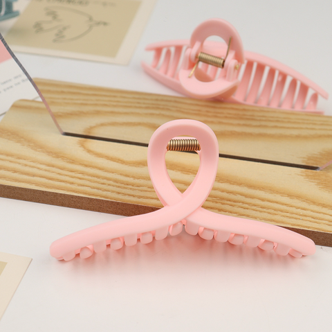 Matte Infinite Hair Claw Clip