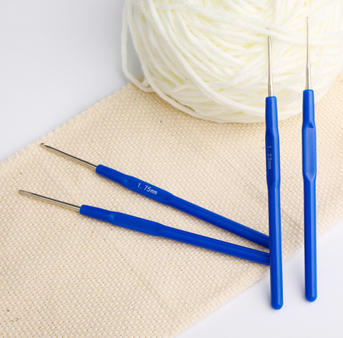 Plastic Handle Lace Crochet
