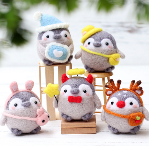 Chibi Penguin Needle Felt Set
