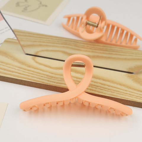 Matte Infinite Hair Claw Clip