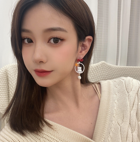 Sitting White Bear Earring