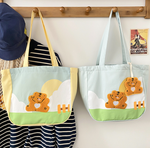 Jumping Tiger Tote