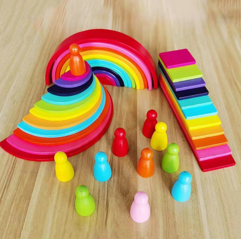 Colorful Curved Rainbow Blocks
