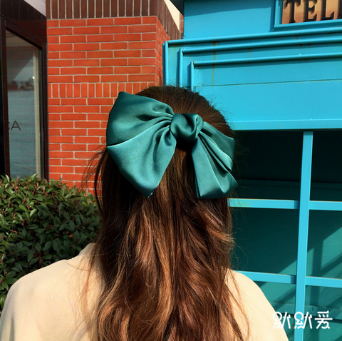 Large Ribbon Bow