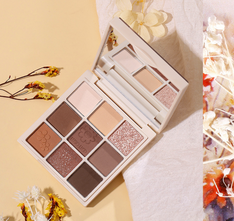 WODWOD Secret Flower Eyeshadow Palette