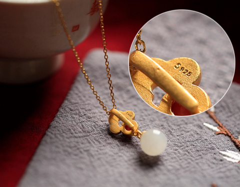 Jade Red Pendent Necklace
