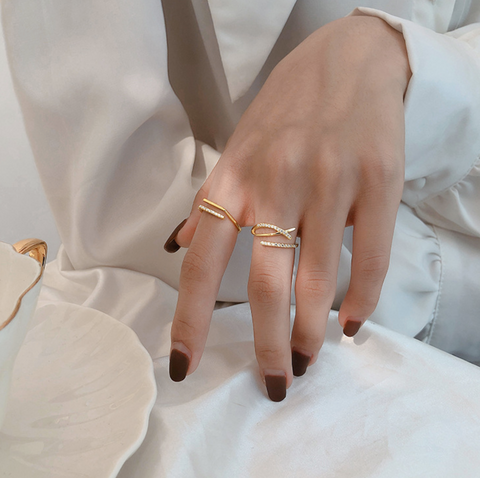 Twist Crystal Line Ring