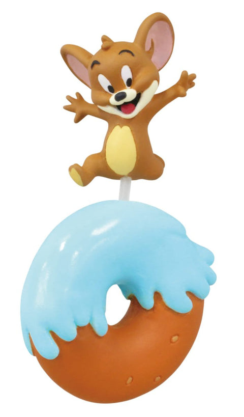 Tom and Jerry Ice Cream Statue