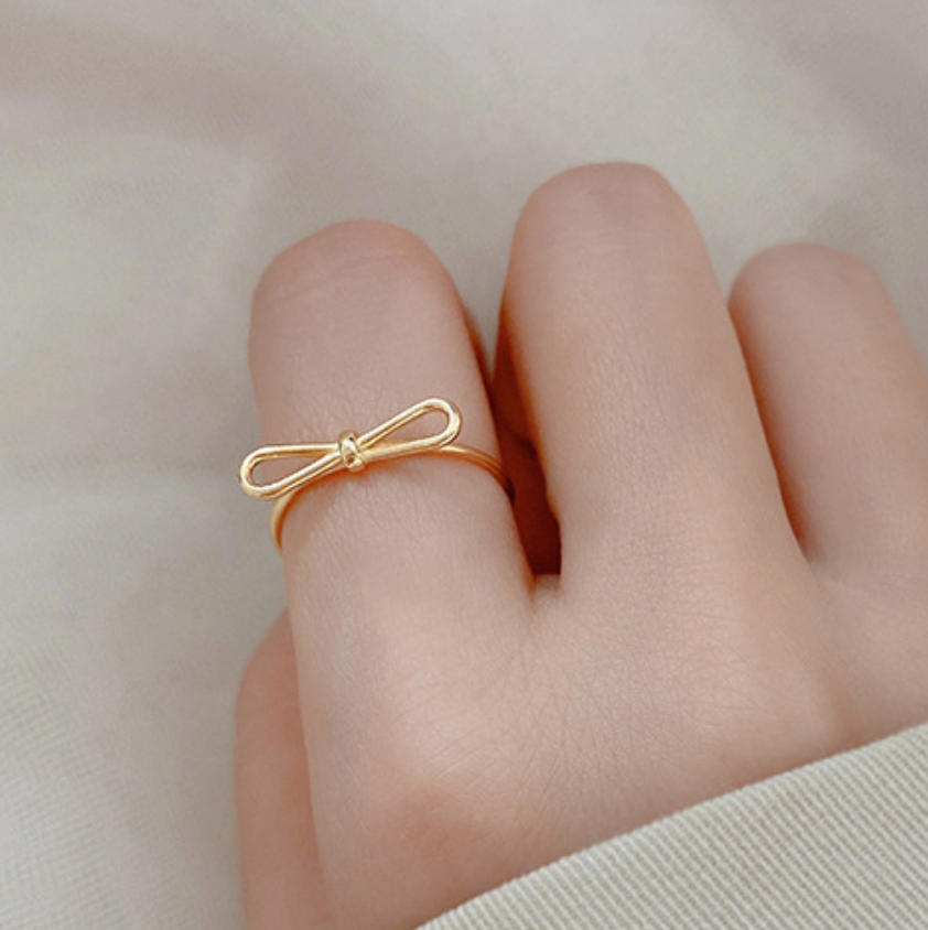 Ring with hot sale bow design