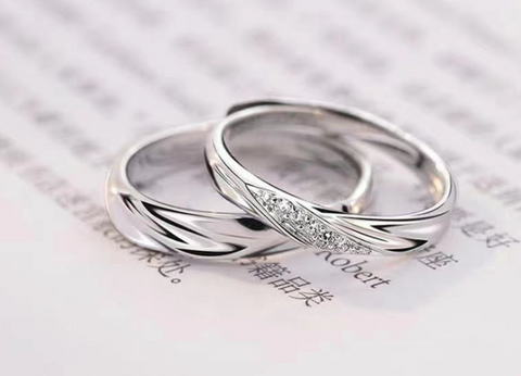 Love Twist Ring