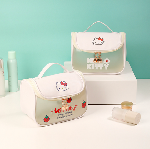 Top Zip Hello Kitty Wash Bag