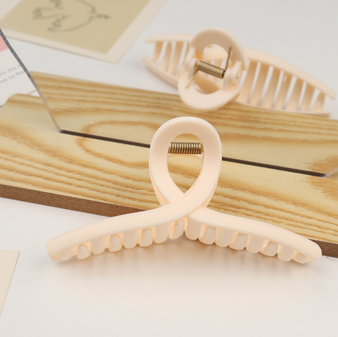 Matte Infinite Hair Claw Clip