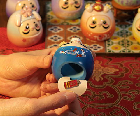 Daruma Mystery Statue