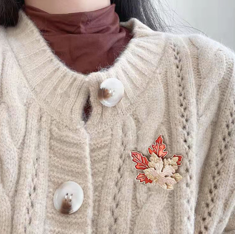 Maple Leaf Pin