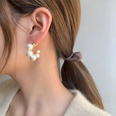 Lulu Pearl Earring