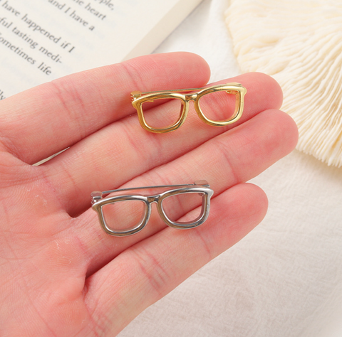 Glasses Pin